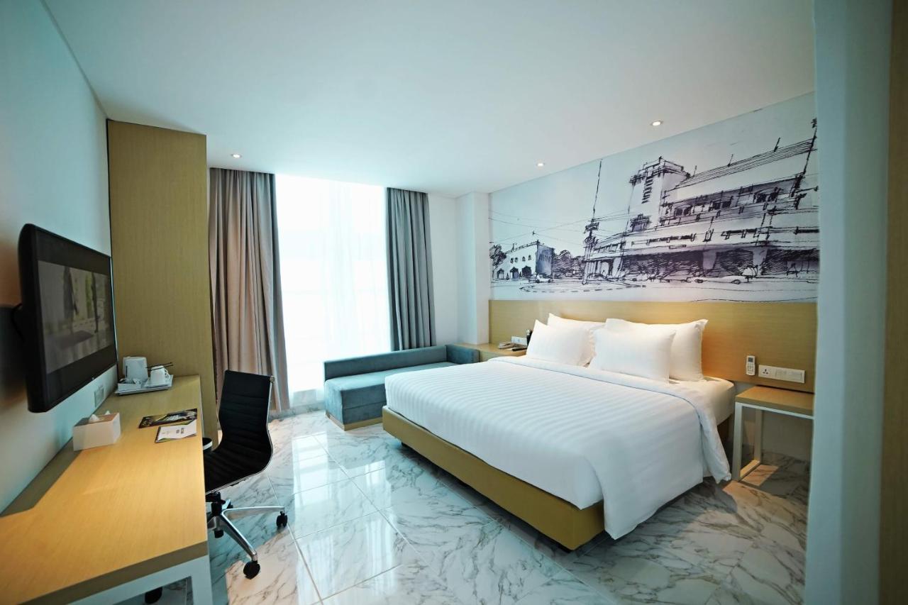 Palm Park Hotel Surabaya Kültér fotó