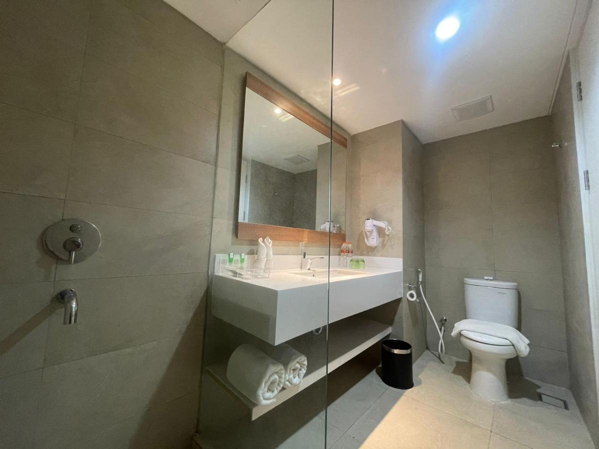 Palm Park Hotel Surabaya Kültér fotó