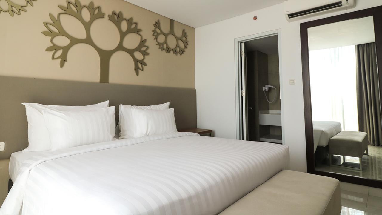 Palm Park Hotel Surabaya Kültér fotó