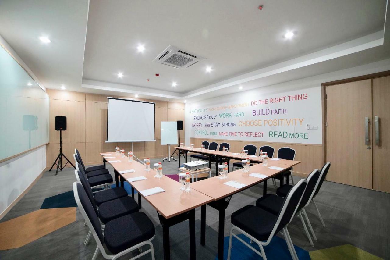 Palm Park Hotel Surabaya Kültér fotó